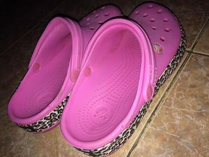 Crocs Originales con 2 Meses de Uso