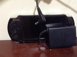 Psp  Buen Estado Con Cargador Sin Juegos