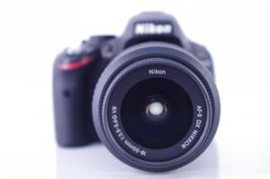 Camara Reflex Nikon D c nueva y con accesorios
