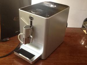 Maquina de café marca Jura Suiza
