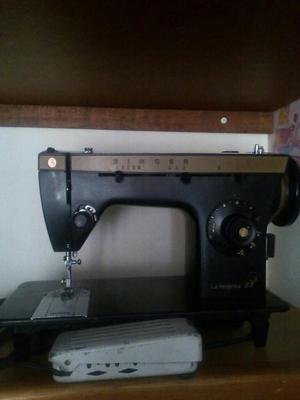 Vendo Maquina de Coser Negrita Zz