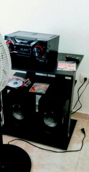 Equipo de Sonido Panasonic+mesa