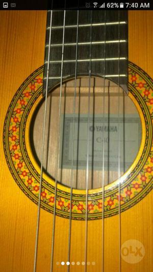 Vendo Guitarra Llamaha C40 con Accesorio