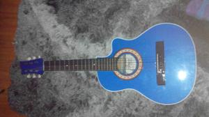 Vendo Guitarra Pequeña Perfecto Estado