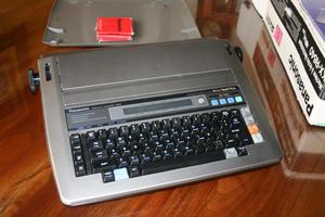 Maquina de escribir Electronica Panasonic KXR640