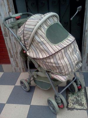 Vendo cochesito para bebe, funcional y en perfecto estado.