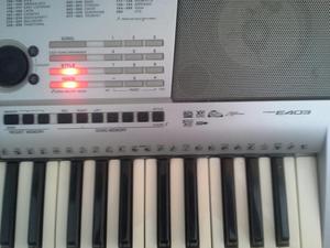 Vendo Organeta Yamaha Psre403