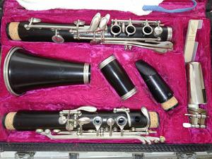 se vende clarinete