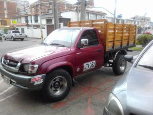 Vendo Toyoya Hilux Modelo  Estacas 2