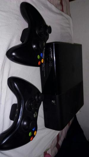 Xbox 360 Slim 4 Gb Rgh, 2 Controles