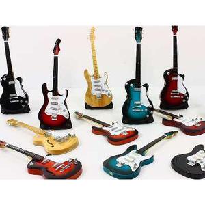 Guitarras Eléctrica Miniatura Con Base 20 A 25 Centímetros