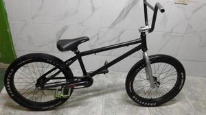 Biker Para Montar Buenas Partes.