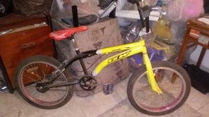 bicicleta GW de segunda poco tiempo de uso