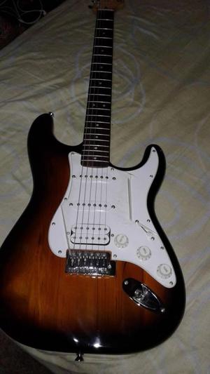 Guitarra Fender Squier Y Amplificador