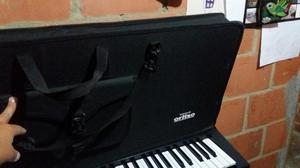 Vendo Organeta Yamaha Ref E243