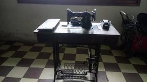 maquina de coser marca Kayser operativa