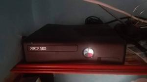 Xbox 360 Slim 4gb, Funcional Con Kinet Y Dos Controles