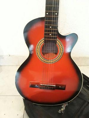 Guitarra Acustica no usada trae forro