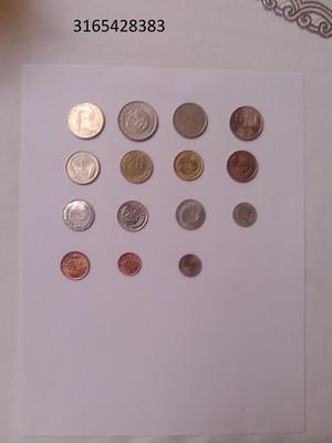 Monedas de distinta denominación para coleccionistas