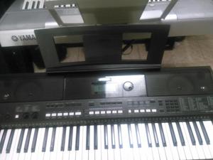 Organeta Yamaha PSR E 433 casi nueva