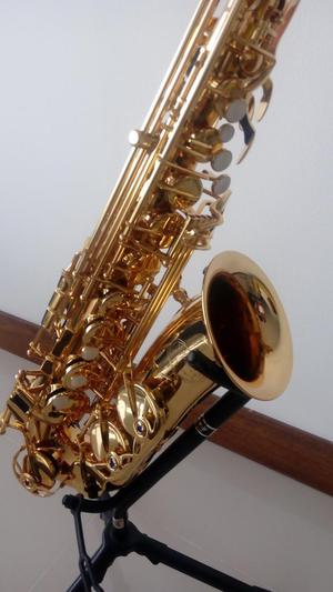 ganga Saxofon alto Jupiter JAS769GL con muy poco uso,