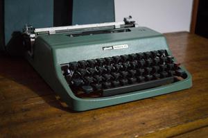 Maquina de escribir Olivetti