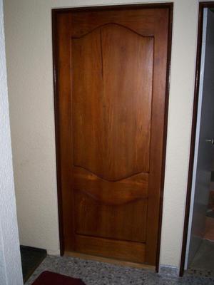 puerta interior y exterior en madera