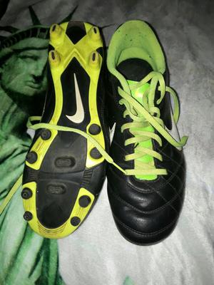 Guayos Nike para Futbol Usados