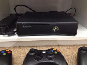 Vendo xbox 360 kinect dos controles