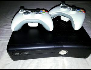 Xbox 360 con Dos Controles