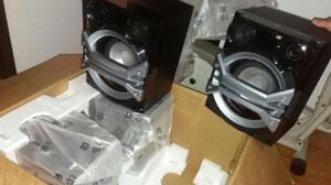 Vendo 4 Parlantes Nuevos