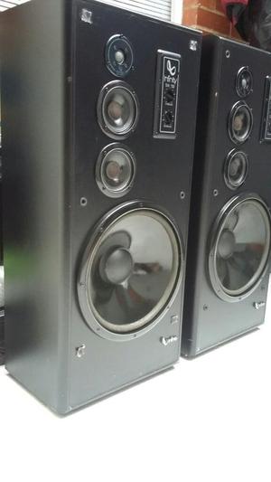 Parlantes Infinity Sm152