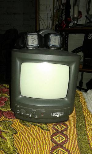 Televisor a Blanco Y Negro