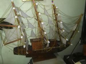 Barco de Velas en Madera