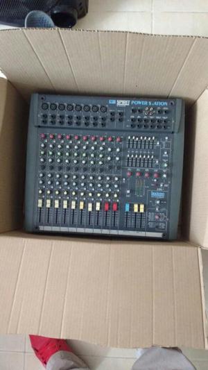 Consola amplificada Soundcraft Spirit 600