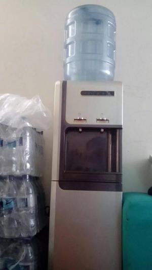 dispensador de agua con botellon