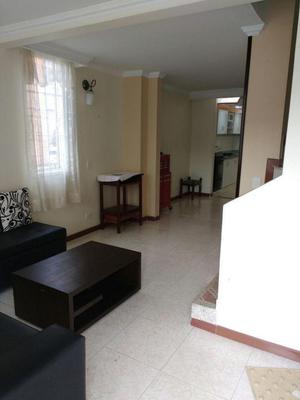 Hermoso Sofa Cama, Mesa de Centro y Puf PERFECTO ESTADO