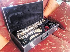 Saxofón Alto Yamaha AS 100