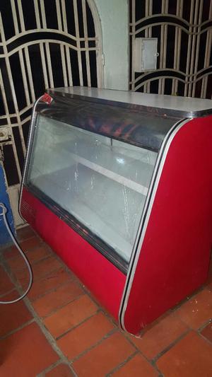 Vitrina de 4 Bandejas con Congelador