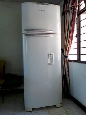 se vende nevera ELECTROLUX