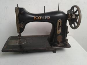 Máquina de Coser Marca Kayser
