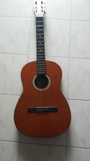 VENDO HERMOSA GUITARRA