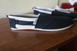 ZAPATOS FRISKY ESTILO TOMS NUEVOS T: 44