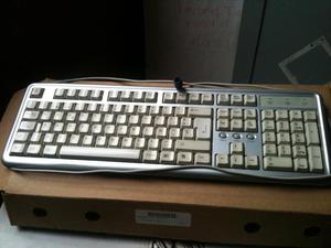 vendo 2 teclados y un mouse compaq original