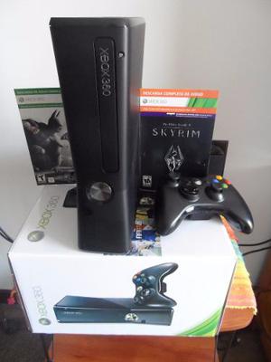 Consola Xbox 360 Slim, 4 Gb Mas 2 Juegos, En Perfecto Estado