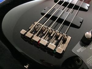 Bajo Ibanez sr305