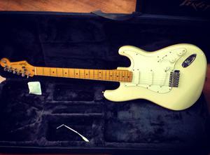 Fender Japan 85 con Emg David Gilmour