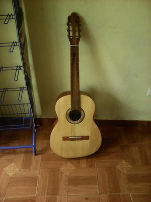 Guitarra Acustic en 180 Buena Acustica