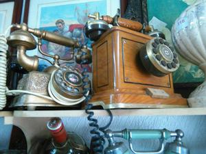 Replica Antigua Teléfono en Madera