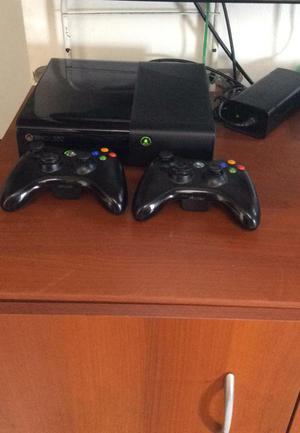 Xbox  Gb, 2 Controles, 5 Juegos
